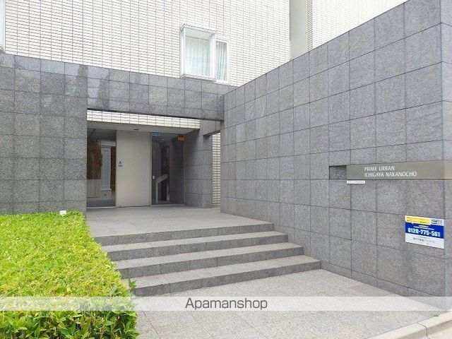 プライムアーバン市谷仲之町の玄関写真
