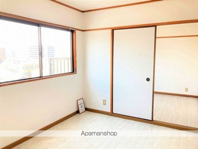 ロイヤル丸文の内装写真