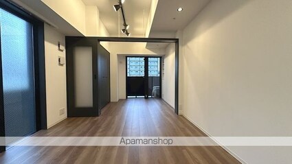 ＺＯＯＭ新宿御苑前[1LDK/30.92m2]のリビング・居間