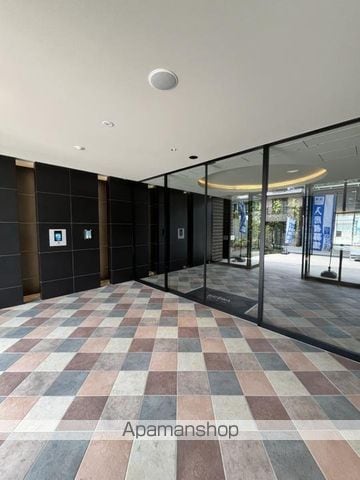 セイワパレス美章園駅前の玄関写真