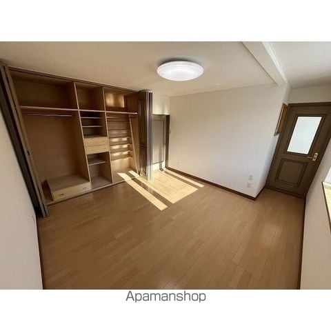 札幌市東区 2階建 築49年の内装写真