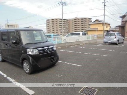 香川県高松市仏生山町甲[1K/20.37m2]の駐車場