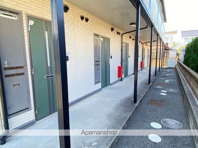 シャイン ルート 綾羅木の玄関写真