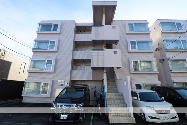 ビッグバーンズマンション北郷IIIAの外観写真