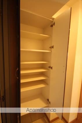 広島県広島市中区宝町[1R/33.42m2]の玄関