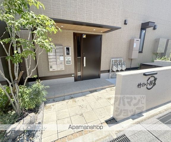 竹の小径の玄関写真