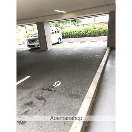 ピエールリヴィエール[2DK/46.92m2]の駐車場