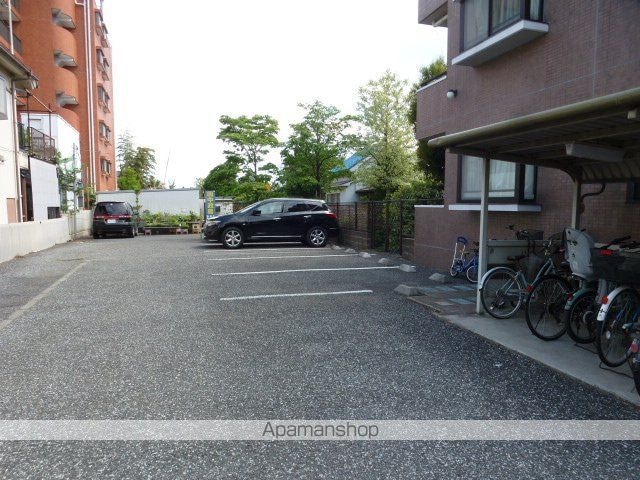 ヴァンヴェール[3DK/55m2]の駐車場