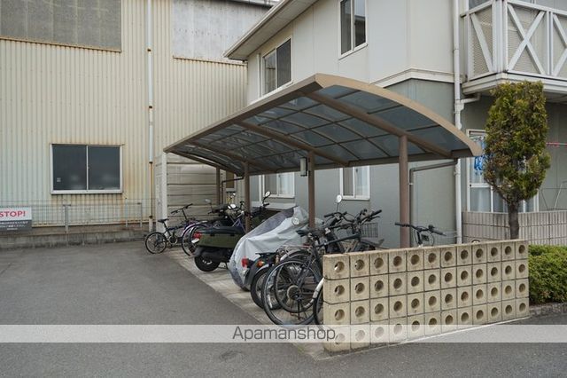 クリスタルガーデンの外観写真
