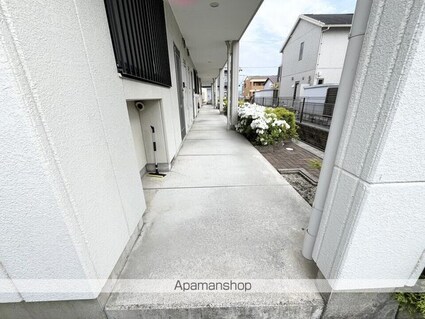 シャルマンコート１番館[2DK/45m2]の駐車場2