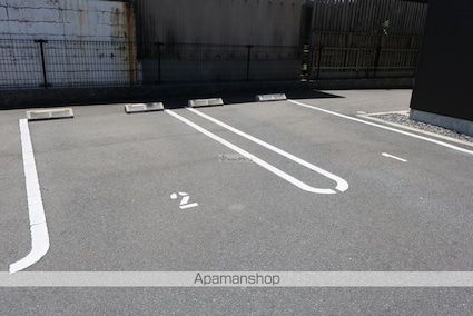 ミカサ[1K/34.05m2]の駐車場