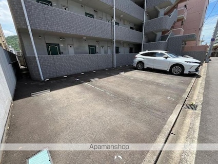 コンフォート昭和町[1K/31.5m2]の駐車場