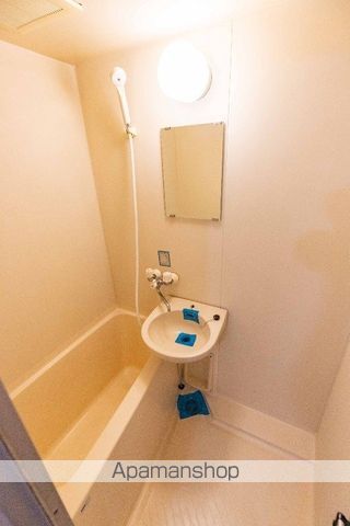 ロイヤルハイツ中川の内装写真
