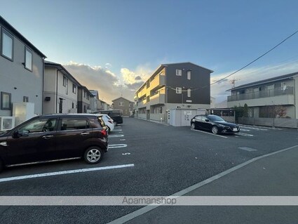 ペルソワール高田[1LDK/46.47m2]の駐車場