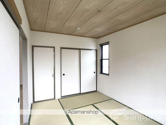 ハイカムール鴨川 A棟の内装写真