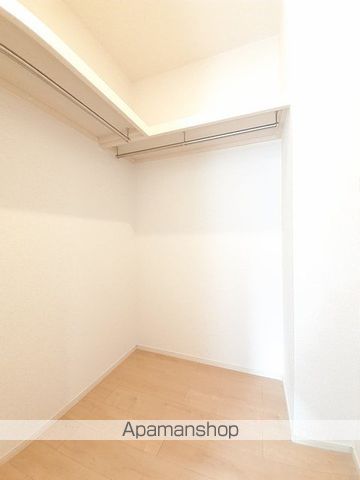 レティスVの内装写真