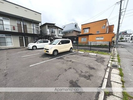 高島ハイツ２号棟[1LDK/34.7m2]の駐車場