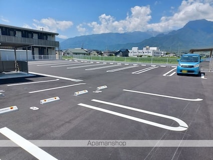 グランツリーベ　Ⅱ[1LDK/50.52m2]の駐車場