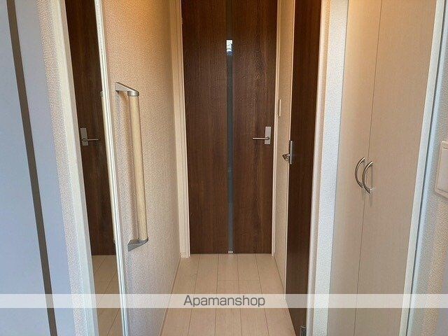 ミランダＮＯＷＡ[1R/26.08m2]の玄関