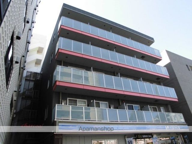 横浜市港北区新横浜のマンションの外観1