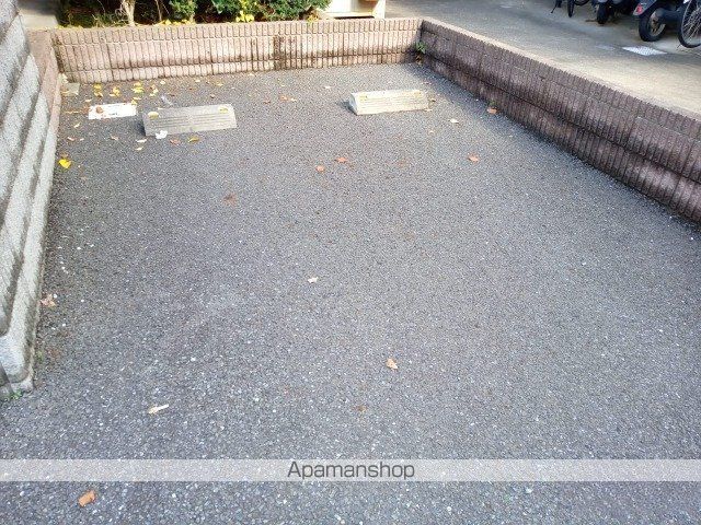 レオパレスメモラブルⅡ[1K/20.81m2]の駐車場