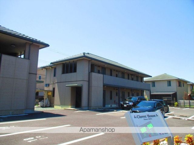 クローバーハウス B棟の外観写真