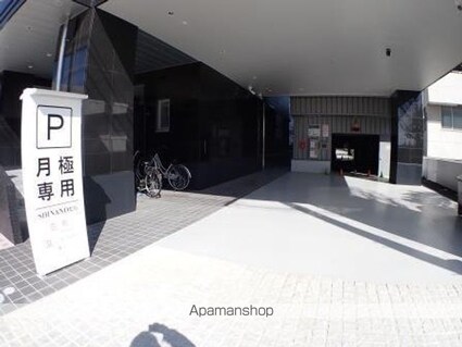 ＳＨＩＮＡＮＯビル[1LDK/46m2]の駐車場