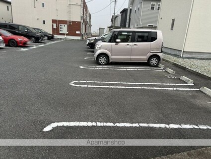 クァルトゥムＦＫ　Ａ[1LDK/46.08m2]の駐車場2