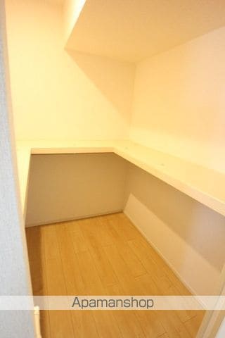 フローラ IIの内装写真