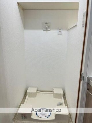 東京都渋谷区幡ヶ谷２丁目[1DK/33.4m2]の玄関