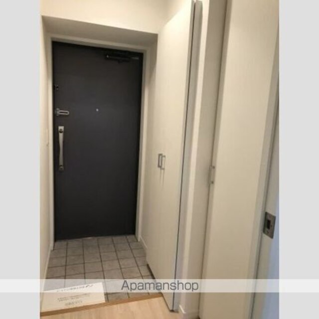 プライムアーバン久米川[1R/22.48m2]の玄関