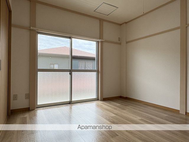 クリスタルアイの内装写真