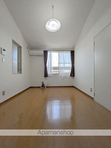ヴィラ鶴新田 弐番館の内装写真