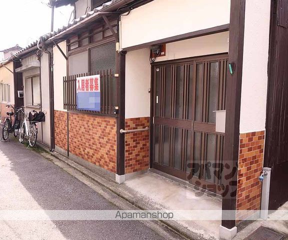 下殿田町 貸家の玄関写真