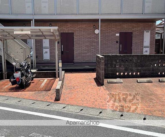 パレスサイド桂の玄関写真