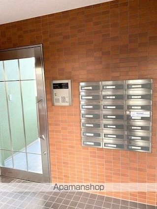 エアフォルク２１[1K/27m2]のエントランス