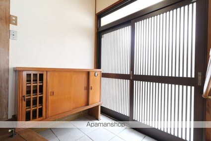 川口町５丁目貸家[4DK/86.11m2]の玄関