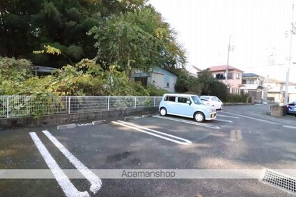 メゾン・アヴニールⅠ[2DK/44.67m2]の駐車場2