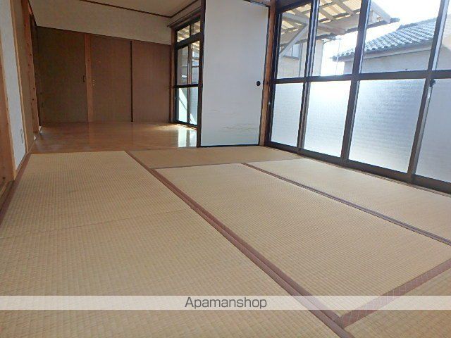 高嶋貸家の内装写真