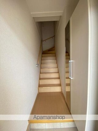 ベル・メゾン鶴市Ａ[2LDK/57.58m2]の玄関