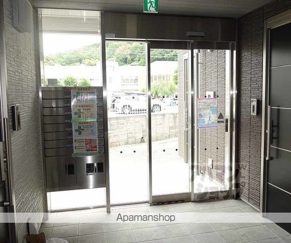 VIA SOLE やましなの玄関写真