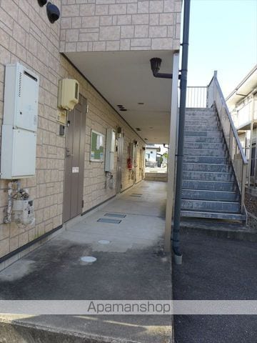 クレア石原A棟の玄関写真