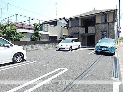 リヴェール　ＡＢ[1LDK/36.67m2]の駐車場2