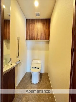 東京都新宿区西新宿５丁目[1LDK/71.84m2]の内装