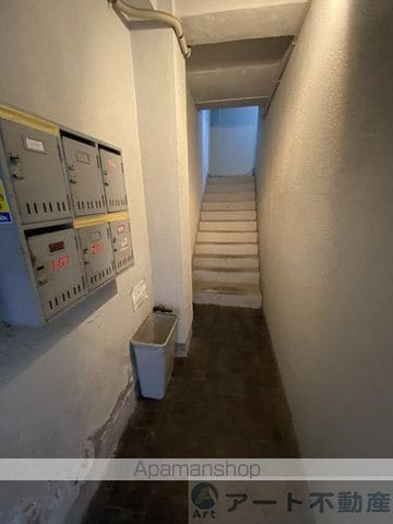 KKビルの玄関写真