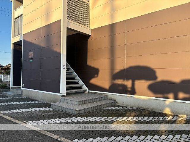 レオパレスメルベーユの玄関写真