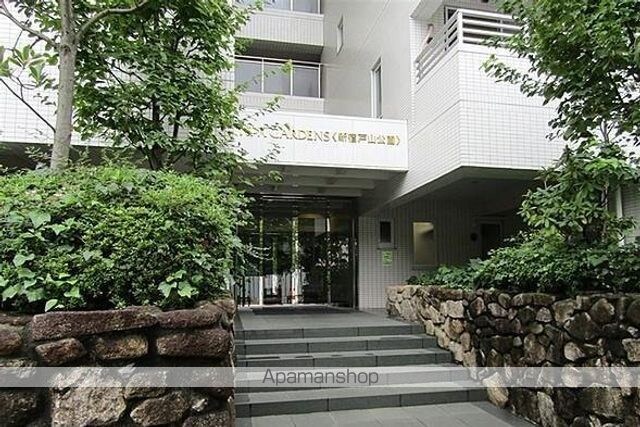 ＡＰＡガーデンズ新宿戸山公園[1LDK/39.52m2]のエントランス
