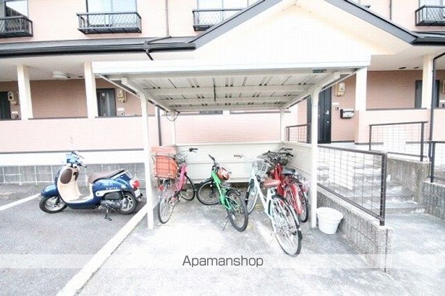 FAMILLE吉根の玄関写真