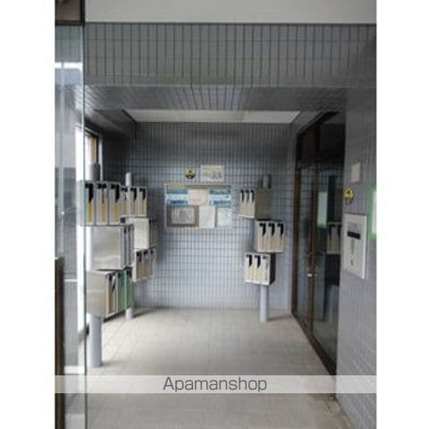 プラーティット本中山の玄関写真
