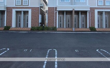 ブライトサンライズＦ[1LDK/42.37m2]の駐車場